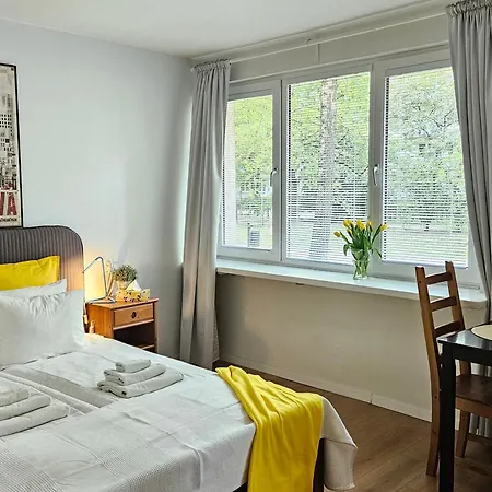 Location In Warsaw! Near Station And Palace Of Culture And Science 华沙